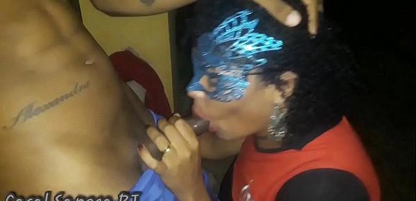  Exibindo a Esposa pro novinho Joao o Safado - Sexo pelas ruas da Zona Oeste do Rio comemorando vitória do Flamengo - Vídeo Completo em Xvideos Red